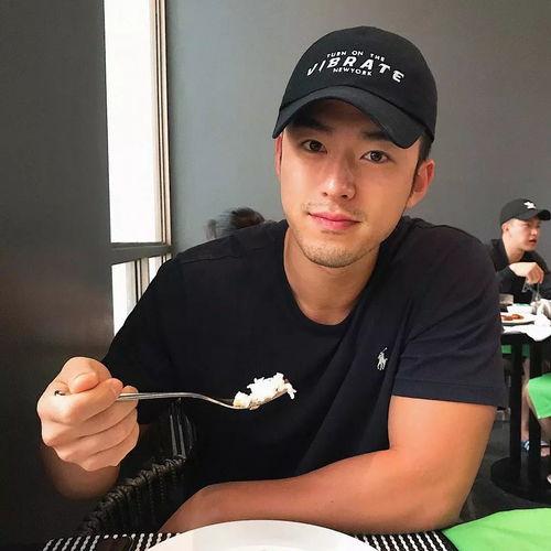 广州网红男模吃瓜,揭秘幕后真相与网络热议 第2张 广州网红男模吃瓜,揭秘幕后真相与网络热议 第2张